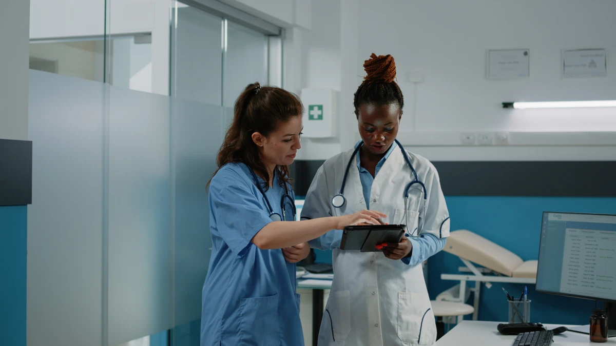 Le droit à la vie et l'accès aux soins de santé universels : un défi mondial du 21e siècle